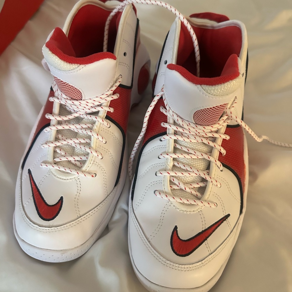 Men’s basketball shoes!